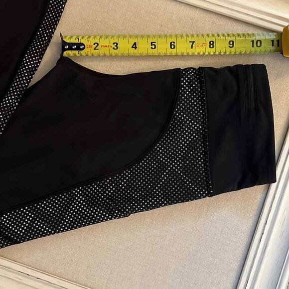 Lululemon wonder under black cropped leggings w reflective detail - 4 - Picture 5 of 10